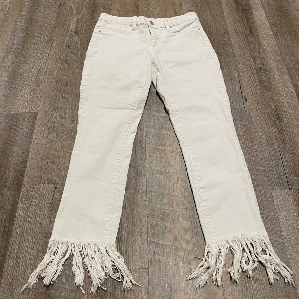 White Cropped Pants with Fringe